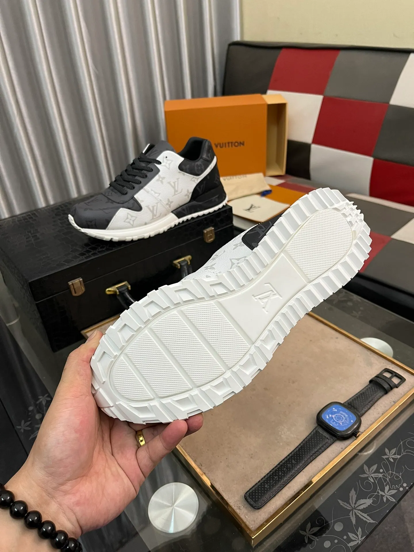 Men's shoes 💰540⌚️⌚️LV Louis Vuitton. The latest fashionable casual shoes are popular in physical stores. New spring and summer comfortable imported custom original cowhide, unique jacquard fabric element design. With sheepskin lining, Lv original base, [sun][sun] high-end packaging and high quality💪Details determine quality, code number 38-44